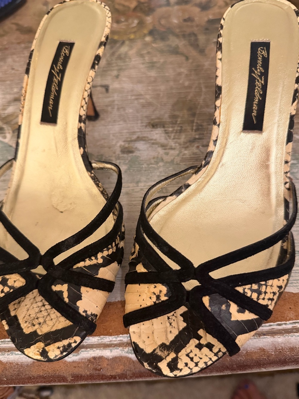 Black & Tan Snakeskin Slides with velvet trim vintage! Beverly feldman 9